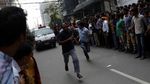 Detik-detik Menegangkan Evakuasi Korban Kebakaran Gedung di Bangladesh