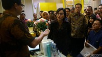Setibanya di lokasi, dia langsung menyapa para pelapor pajak yang sedang menunaikan kewajibannya itu.