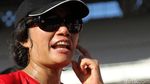 Gaya Sri Mulyani Saat Jadi Pelatih Sepakbola Dadakan