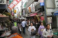 Kota Kamakura Larang Warga Makan di Jalanan Agar Baju Tak Kotor