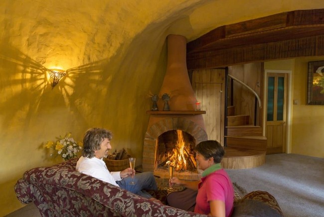 Jester ingin rumah tersebut menjadi sarana untuk saling mendekatkan diri atau terkoneksi, sehingga ia tidak membuat jaringan internet di sana. Foto: Dok. Jester House