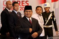Adu Gaya Jokowi-Prabowo di Debat Capres 2019 Keempat, Kemeja Putih Vs Jas