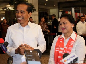 Syal Bertulisan 01, Aksesori Andalan Iriana Jokowi di Debat Capres ke-4
