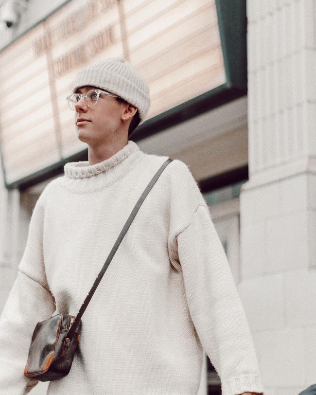 Byron pun membocorkan semua kepalsuannya di Instagram lewat postingan video YouTube-nya yang berjudul i faked being a rich bitch on instagram for a week & this is what happened.... Video-nya telah dilihat lebih dari 839 ribu kali dan mengundang seribuan komentar. Foto: Instagram/@tbhbyron