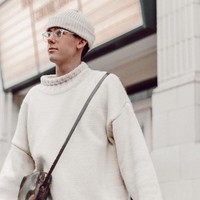 Byron pun membocorkan semua kepalsuannya di Instagram lewat postingan video YouTube-nya yang berjudul i faked being a rich bitch on instagram for a week & this is what happened.... Video-nya telah dilihat lebih dari 839 ribu kali dan mengundang seribuan komentar. Foto: Instagram/@tbhbyron