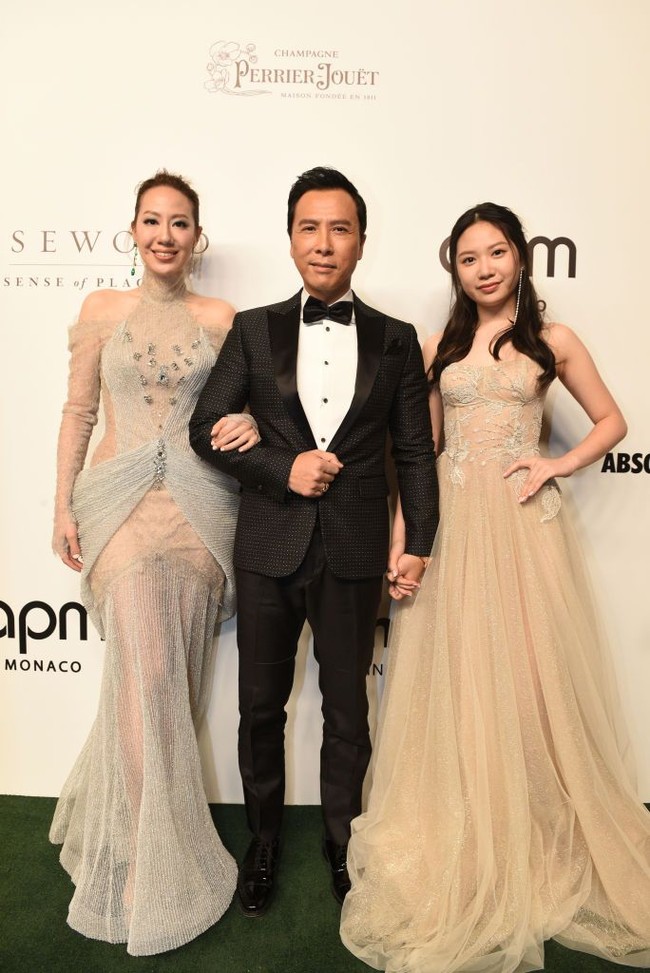 Cissy Wang, istri bintang film Ip Man Donnie Yen mengungkapkan bahwa ia dan keluarganya mendapatkan perlakuan diskriminatif saat menghadiri gala dinner di sebuah hotel di Hong Kong, beberapa waktu lalu. Foto: Getty Images