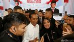 Usai Debat, Giliran Jokowi-Maruf jadi Sasaran Selfie