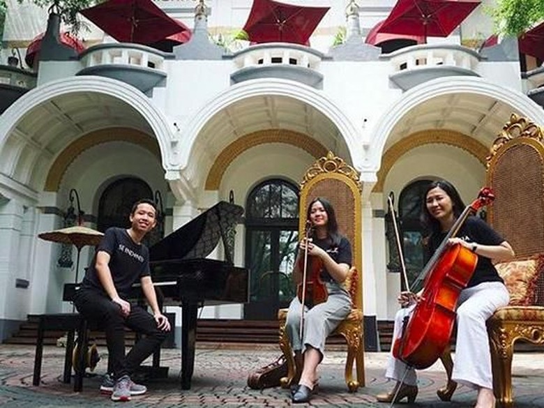 Kompak! Veronica Tan dan Sang Putri Duet Main Alat Musik Kompak! Veronica Tan dan Sang Putri Duet Main Alat Musik