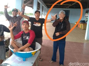 Honorer Dinas Kelautan Sukabumi Dipecat Gegara Pose Dua Jari