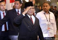 Hormat Dan Salam Dua Jari Prabowo Saat Tiba Di Arena Debat