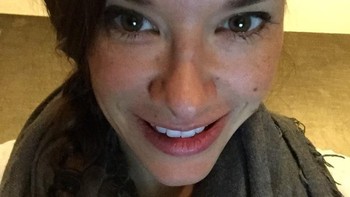 Perempuan Kanada kelahiran 28 Agustus 1975 itu bahkan sudah pernah berkiprah di Electronic Arts dan Ubisoft. (Foto: Twitter @ibjade)