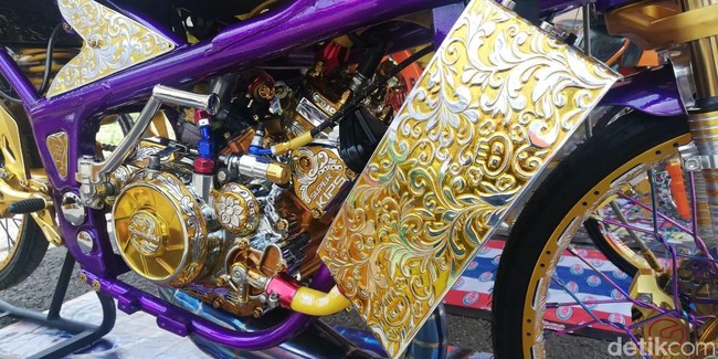 Melestarikan Budaya Batik Lewat Modifikasi Motor