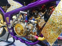 Melestarikan Budaya Batik Lewat Modifikasi Motor