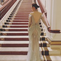 Malam ini kami mengalami diskriminasi oleh sebuah organisasi tingkat dunia. Memprioritaskan dan mendukung acara amal tapi balasannya, kami kaget dengan bagaimana kami diperlakukan, tulis Cissy di postingan foto Instagram-nya. Disebutkan bahwa ia tidak diperbolehkan masuk ke venue karena acara belum mulai dengan sikap yang tak sopan. Namun hal itu tidak terjadi pada tamu Hollywood dan artis Kpop. Foto: Instagram/@sweetcil