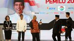 Momen Gregetnya Jokowi dan Prabowo Adu Gagasan di Debat Keempat