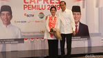 Romantis Banget, Jokowi Rangkul Iriana Saat Tiba di Shangri-La