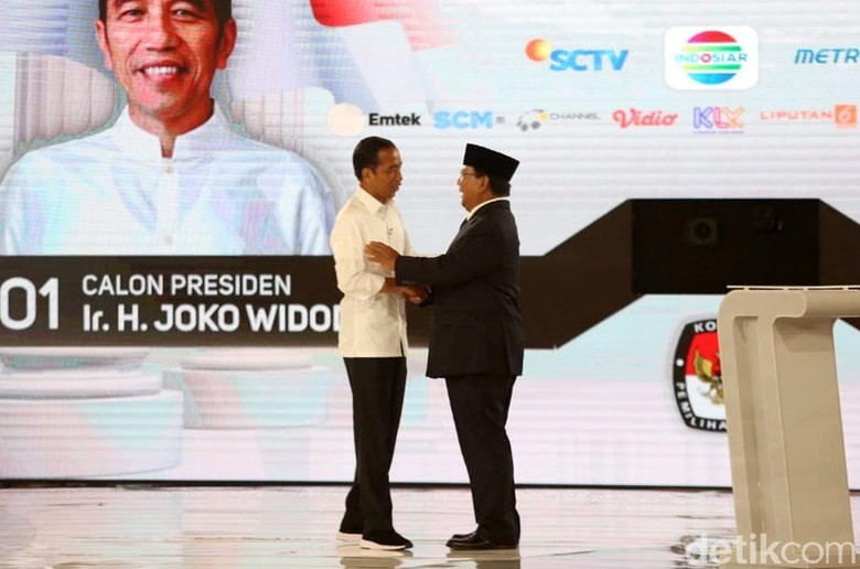Tasbih Ulama untuk Para Capres di Ujung Masa Kampanye Tasbih Ulama untuk Para Capres di Ujung Masa Kampanye