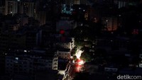 Beginilah pemandangan kota saat pemadaman listrik di Caracas, Venezuela. Foto: dok. Reuters