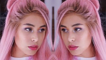 Yang juga jadi salah satu kelebihan Tiffany adalah pembawaannya yang penuh warna, sebagaimana dirinya juga tak sungkan mencoraki rambutnya. (Foto: Instagram @tiffyquake)