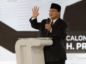 Prabowo Tak Sentuh Jokowi, Menyerang Para Pembisik-Pendukung 3 Kali