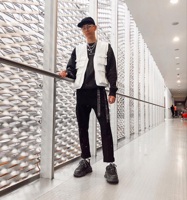 Berdasarkan hasil eksperimen kecil-kecilan yang dilakukan selama satu bulan, Byron mengatakan kalau jumlah follower dan like dari setiap foto meningkat drastis dibandingkan saat ia posting konten biasa. Foto: Instagram/@tbhbyron