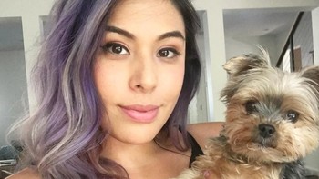 Penyuka anjing dan kucing ini ngetop berkat kegemarannya main game, yang lantas disokong memanfaatkan YouTube. Tiffany juga akrab dikenal dengan nama Cupquake. (Foto: Instagram @tiffyquake)