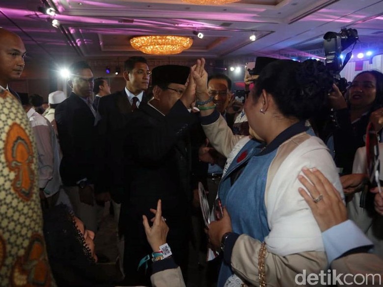 Titiek Soeharto Bicara Jadi Ibu Negara Prabowo, BPN: Itu Urusan Pribadi Titiek Soeharto Bicara Jadi Ibu Negara Prabowo, BPN: Itu Urusan Pribadi