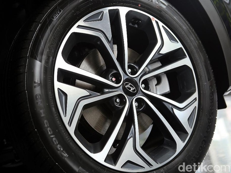 Hati hati Pelek Mobil Jadi Incaran Maling Hati hati Pelek Mobil Jadi Incaran Maling