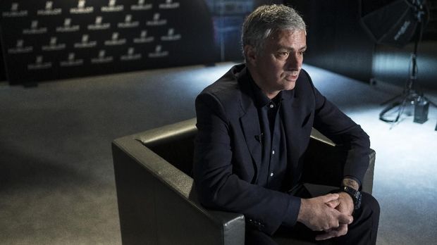 Mourinho Sebut Messi Dewa Sepak Bola