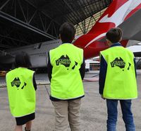 Bos-bos Qantas Bertemu Bocah yang Suratnya Viral di Twitter