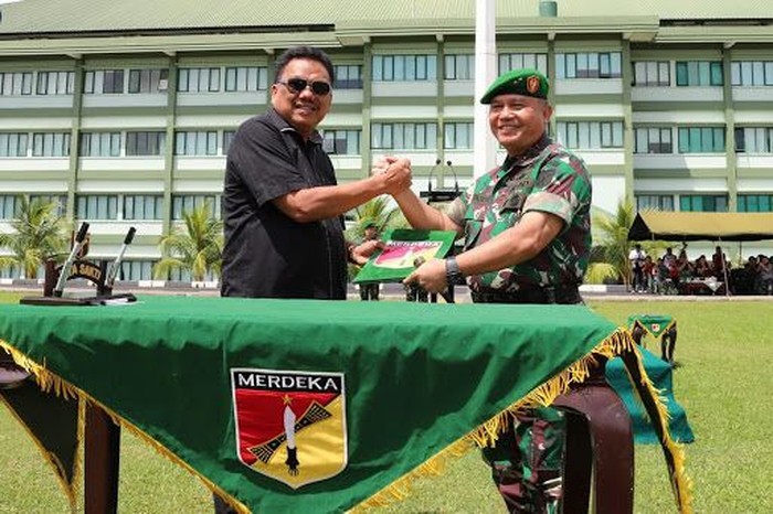 Tunjang Kinerja TNI, Gubernur Sulut Beri Bantuan 10 Motor