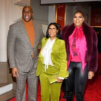Beruntung EJ yang juga berprofesi sebagai aktor dan fashion blogger itu memiliki keluarga yang suportif. Terutama ayahnya, legenda basket Magic Johnson. Saya tidak mau peduli siapa yang menyerang anak saya, yang terpenting saya selalu mendukung dan mencintainya. Dia anak yang baik dan itu pilihan hidupnya, kata pria bernama lengkap Earvin Johnson Jr. ini seperti dikutip Daily Mail. Foto: Getty Images