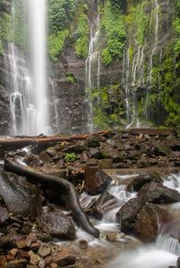 Curug Lawe. Lensa kit, f/11.