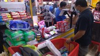 Sayang stri, sayang anak, sayang keluarga.. Ayo, bapak-bapak di Jabodetabek, Serang dan Lampung, berburu promo yuk di Transmart & Carrefour!