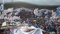 Dalam kampanye akbar ini, hadir pula beberapa elit partai. Misalnya saja Ketum PAN Zulkifli Hasan, Sekjen Demokrat Hinca Panjaitan, Ketua Majelis Syuro PKS Hidayat Nur Wahid hingga Ketum Berkarya Priyo Budi Santoso. 