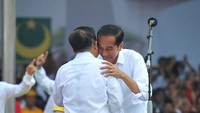 Di panggung kampanye, Jokowi menceritakan hubungannya dengan JK selama memimpin negara. Jokowi mengatakan, dirinya dan JK nyaris tidak pernah berbeda pandangan. Dia bahkan selalu berkomunikasi, terutama dalam mengambil kebijakan yang penting.  (Dok. Istimewa)