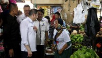 Ketua Umum Partai Perindo Hary Tanoesoedibjo saat blusukan ke Pasar Tambakrejo, Kota Surabaya, Jawa Timur ia berjanji akan memajukan pasar tradisional di Indonesia. Foto: dok. Perindo