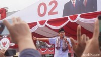 Sebelumnya, Cawapres Sandiaga Uno terlihat datang lebih awal dibanding Prabowo. 