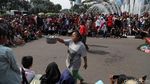 Antusias Warga Nonton Aksi Jatilan di CFD