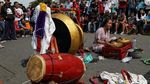 Antusias Warga Nonton Aksi Jatilan di CFD