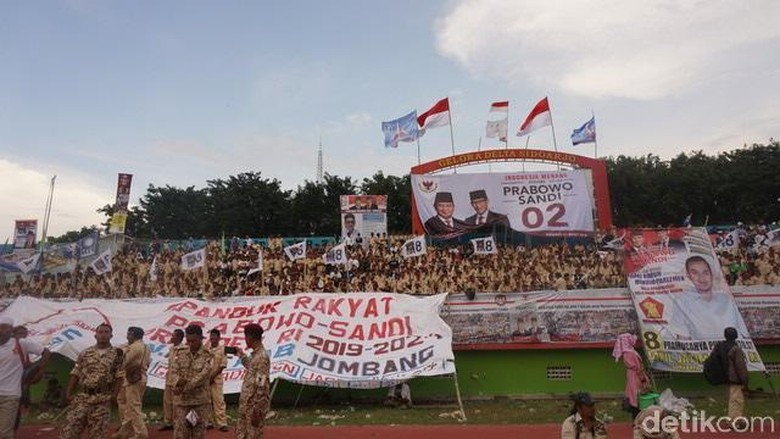 Rhoma Irama Sebut RUU PKS Terlalu Bebas Hingga Legalkan Zina Rhoma Irama Sebut RUU PKS Terlalu Bebas Hingga Legalkan Zina