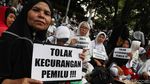 Suasana Apel Siaga 313 di Depan Kantor KPU