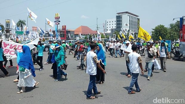 Simpatisan mulai berdatangan/
