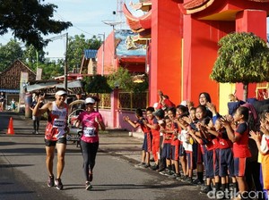 Anggota TNI Juarai Mandiri Banyuwangi Half Marathon
