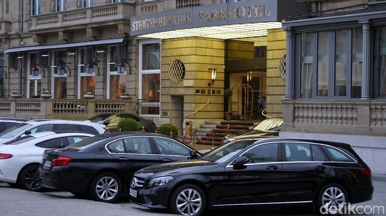 Steigenberger Parkhotel, hotel bersejarah di Kota Dusseldorf (Wahyu/detikcom) Steigenberger Parkhotel, hotel bersejarah di Kota Dusseldorf (Wahyu/detikcom)