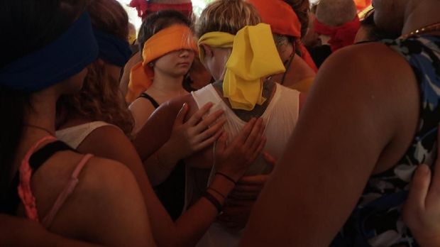 Blinfolded Yoga Bukan Hanya Tentang Kebugaran Fisik Tapi Juga Jiwa