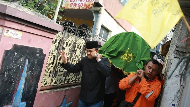 Penabrak Lari Penyapu Jalan di Pasar Rebo Diimbau Serahkan Diri Penabrak Lari Penyapu Jalan di Pasar Rebo Diimbau Serahkan Diri