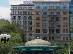 Kreatif! Kala Monster Keliling Kota