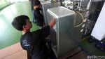 Melihat Pembuatan Peralatan Listrik di Pabrik Mitra PLN