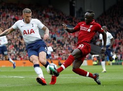 Liverpool vs Tottenham berjalan ketat. Situs resmi Liga Inggris mencatat penguasaan bolanya 48,1 persen berbanding 51,9 persen. (Foto: Paul Childs/Action Images via Reuters)